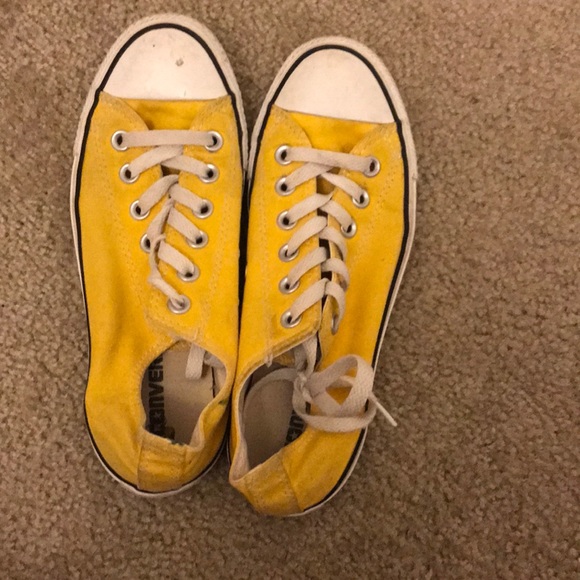 Yellow converse sneakers - Picture 3 of 3